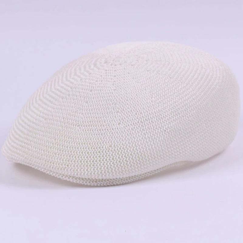 HT2326 Summer Sun Caps Men Breathable Straw Hats for Men Casual Advanced Forwader Beret Caps Male Solid Flat Berets for Men 250712