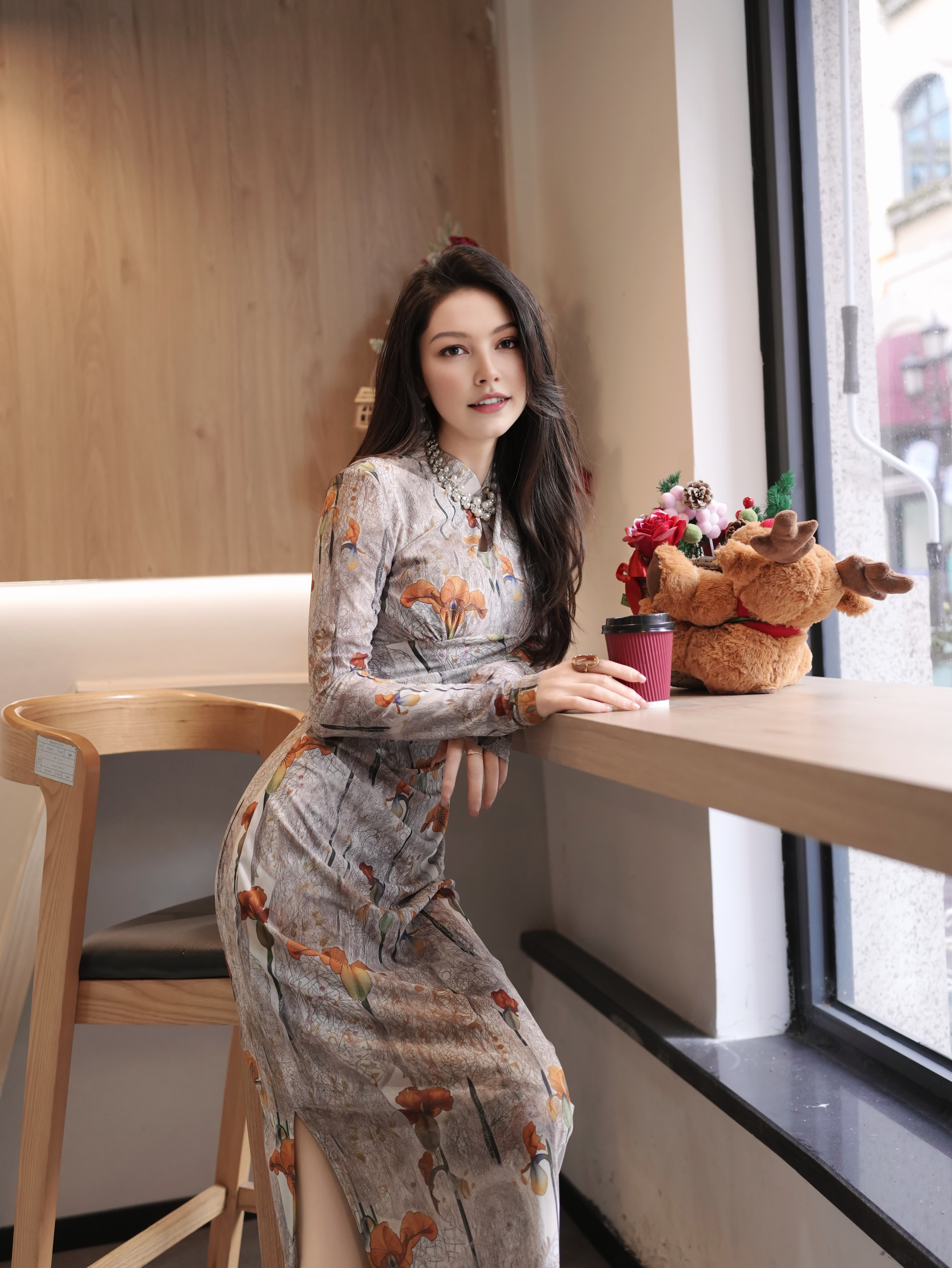 HZHJ original designer's extraordinary flower dress with long sleeves for slimming, high-end and stylish, light luxury