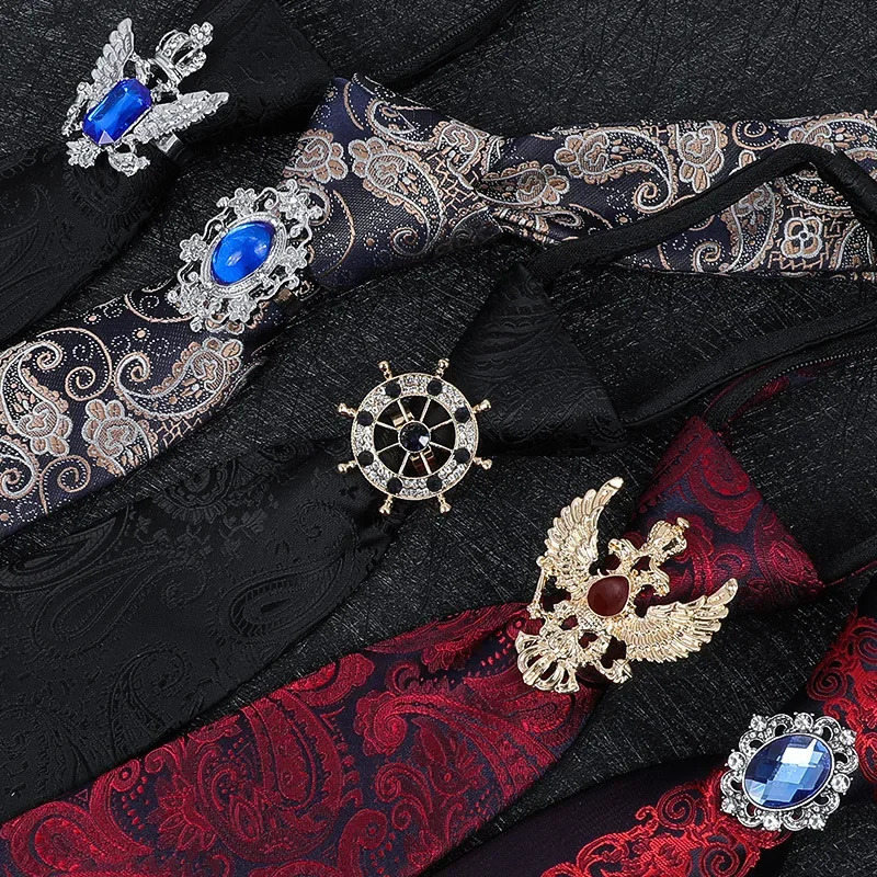 Vintage Knight Business Shirt Tie Buckle Collar Clip Hoop Rudder Eagle Crystal Jewelry Men Accessories 250715