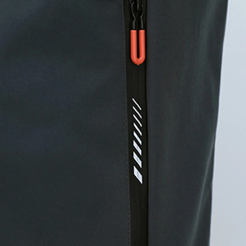 Mens Large Size Zipper Jacket Simple Color Matching Windproof Waterproof Mountaineering Spring And Autumn Fashion Jacket 250717