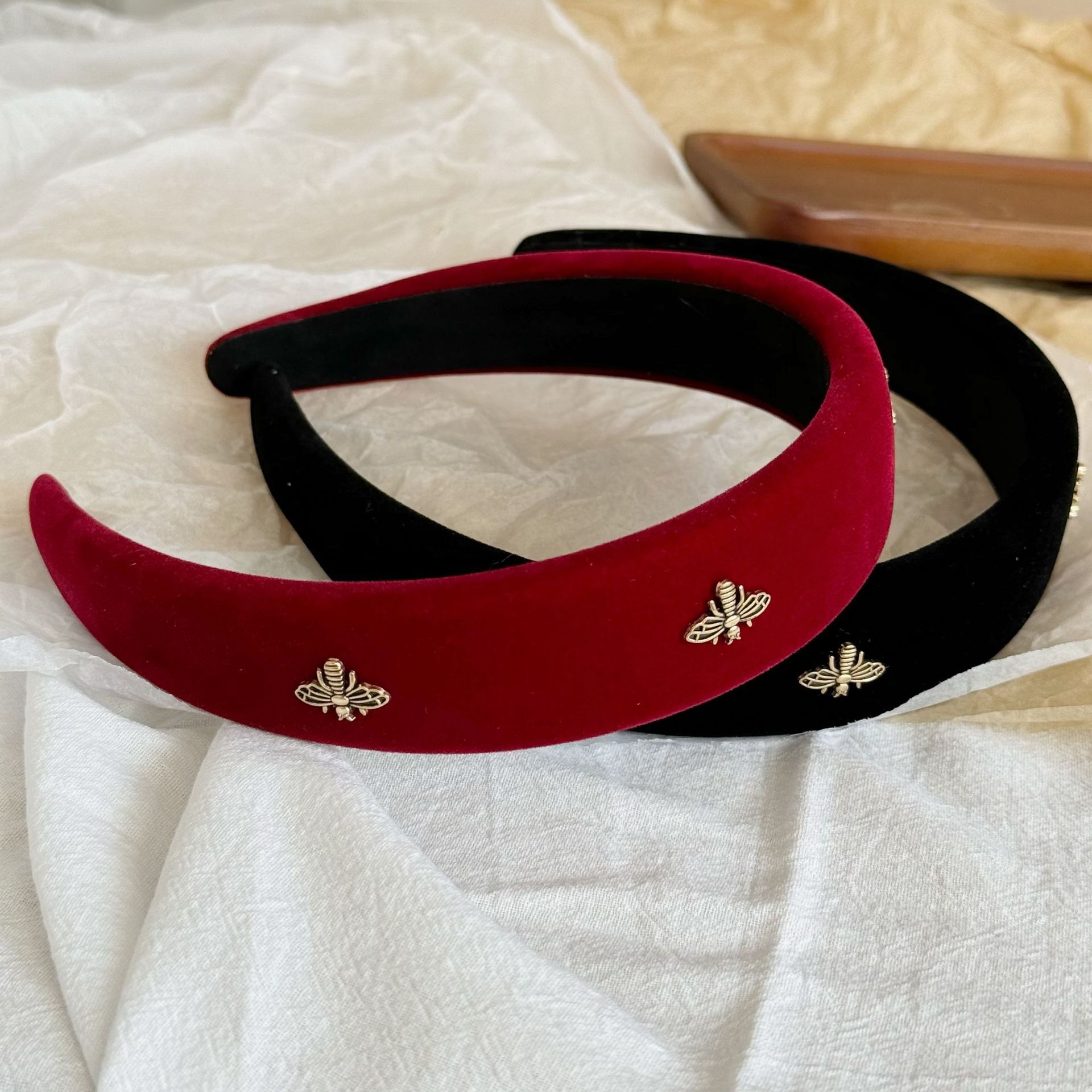 Little Bee Black Veet Headband for Women, Autumn and Winter Style, High Crown, Pressure Hairband, Face Washing Headband, Clip, Hair Accessory ddmythur