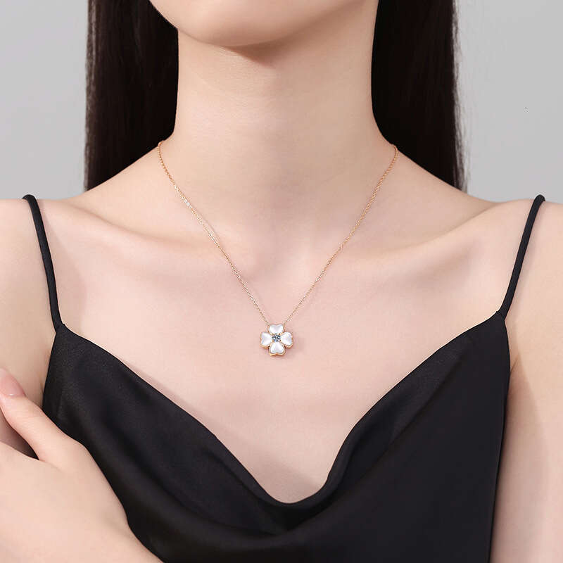 New Product S Sterling Sier Female Moissanite Pendant Natural White Fritillary Lucky Four-leaf Clover Necklace 4eb