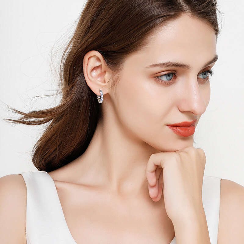 Hot Selling Light Socialite Style High-End Pure Sier Versatile Fashion Moissanite Hoop Earrings