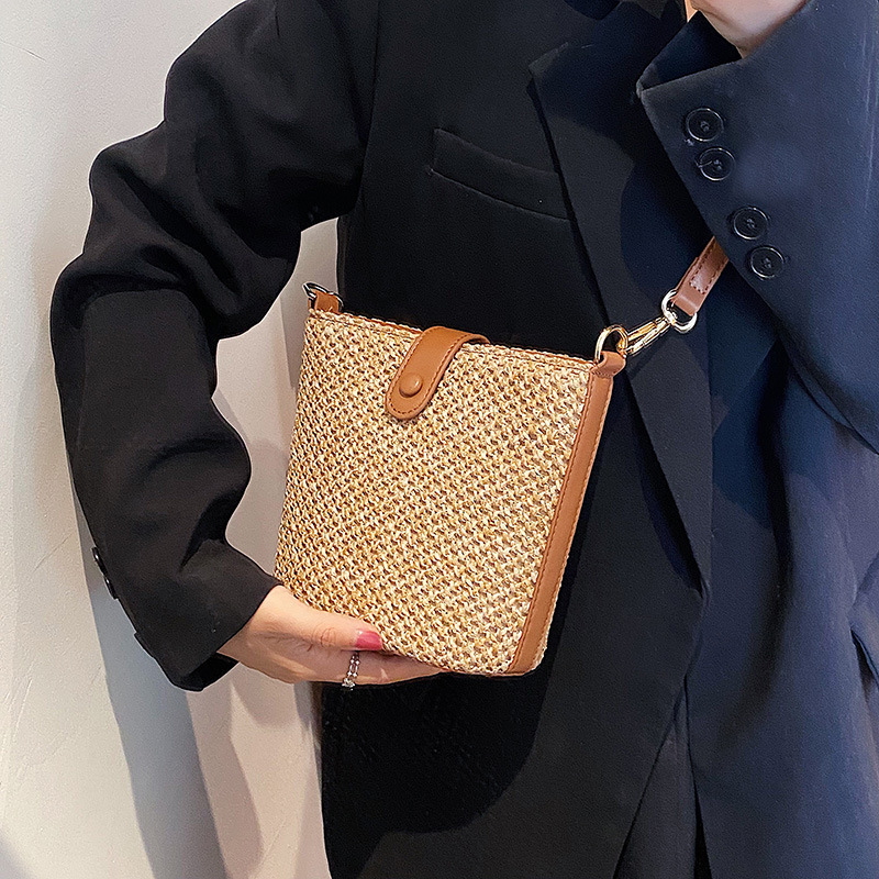 Summer new women's single shoulder horizontal bag new fashionable woven women's bucket bag casual and simple style new designer bag new desi