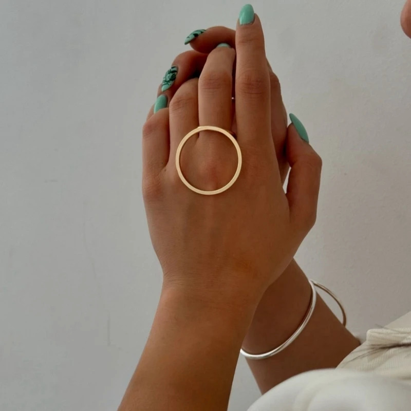 2-piece set of simple European and American hollow circle ring set for womens daily versatile brass material model 250716