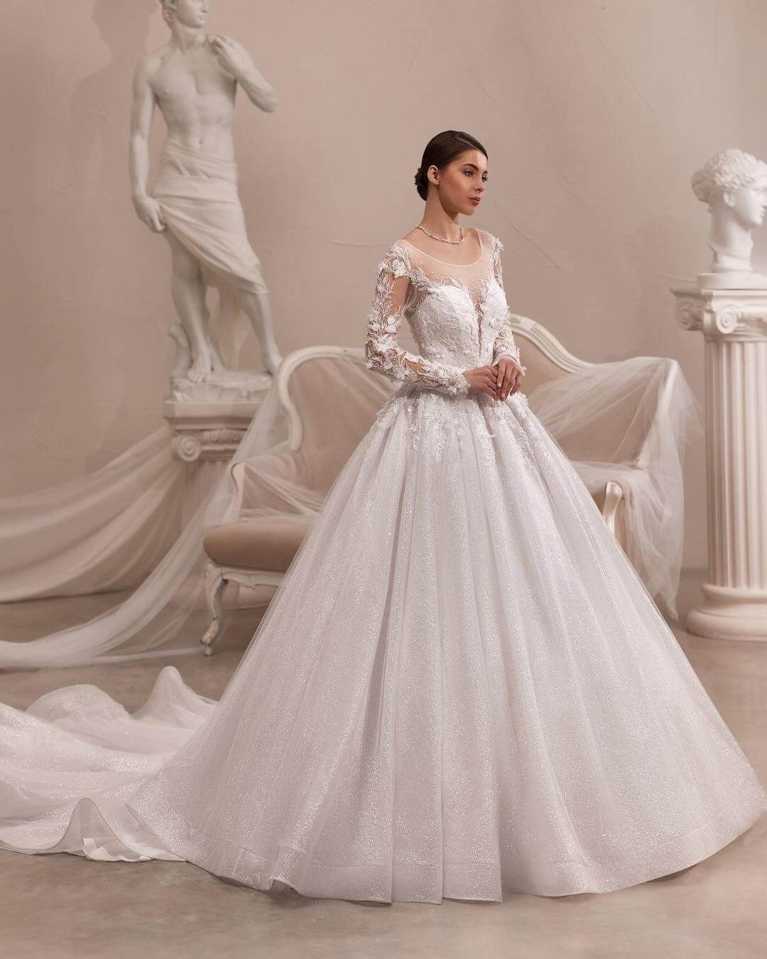 Classical Wedding Dresses Round Neck Long Sleeve Applique Sequins A Line Bridal Gowns Sweep Train Customized Vestidos De Novia