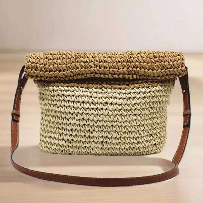Leisure Handmade Grass Woven Crossbody 2025 New Summer Simple Handbag Fashionable Vacation Beach Women's Bag