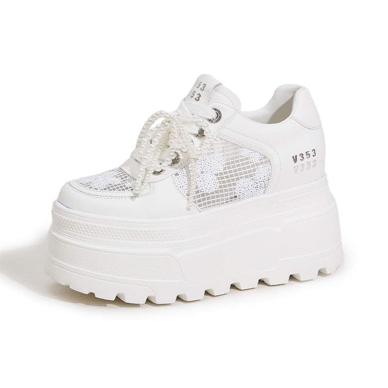 High-top white sneakers for women, new summer 2025 style, with perforated and breathable mesh upper, comfortable and breathable sandals