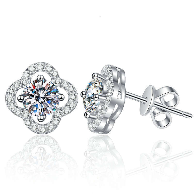 S Pure Sier for Women, Exquisite Light Four-Leaf Clover Earrings, D Color 50 Carat Moissanite Earrings 4dc
