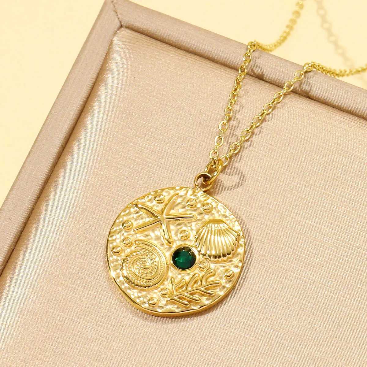 14K Gold Color Waterproof Stainless Steel Round Ocean Starfish Shell Charm Necklace Pendant Choker Jewelry for Women Daily Wear W250718