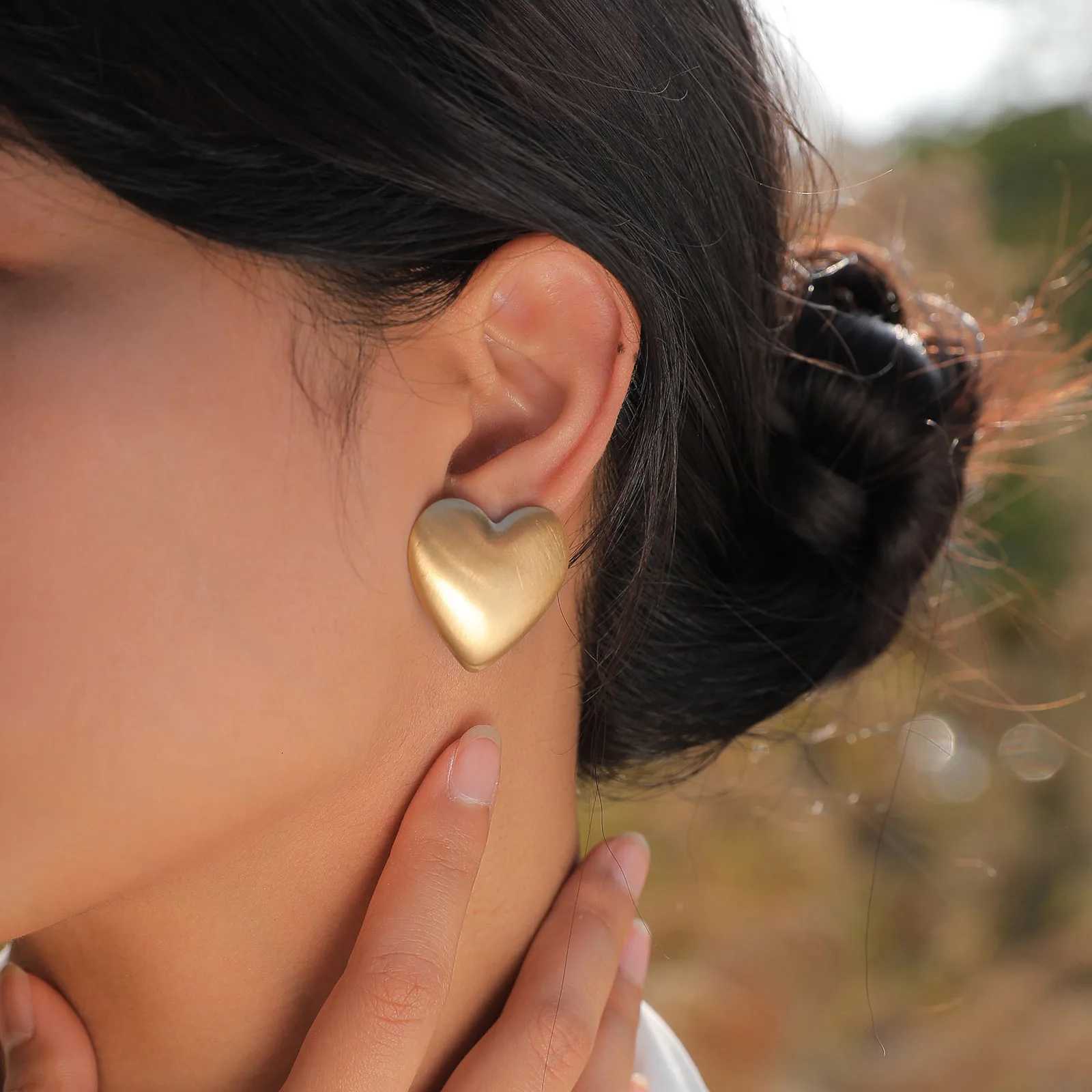 1 Pair Large Women Heart Stud Earrings Stainless Steel Gold Color Ear Gifts for Her Minimalist Dainty Chic Oversize Jewelry XJ250718