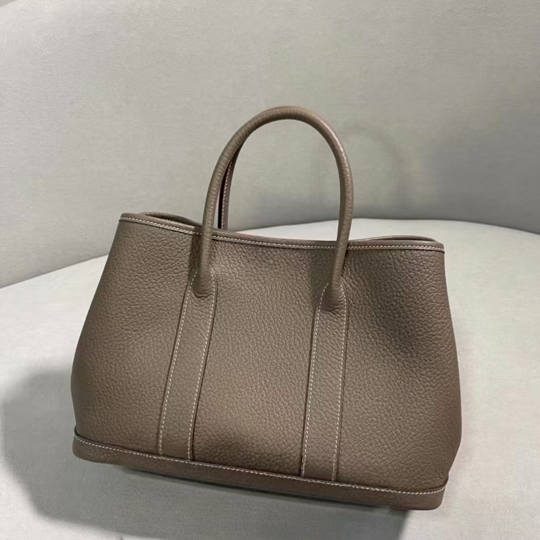 Designer luxury tote bag, women's shopping handbag, large-capacity daily travel fashion tote bag