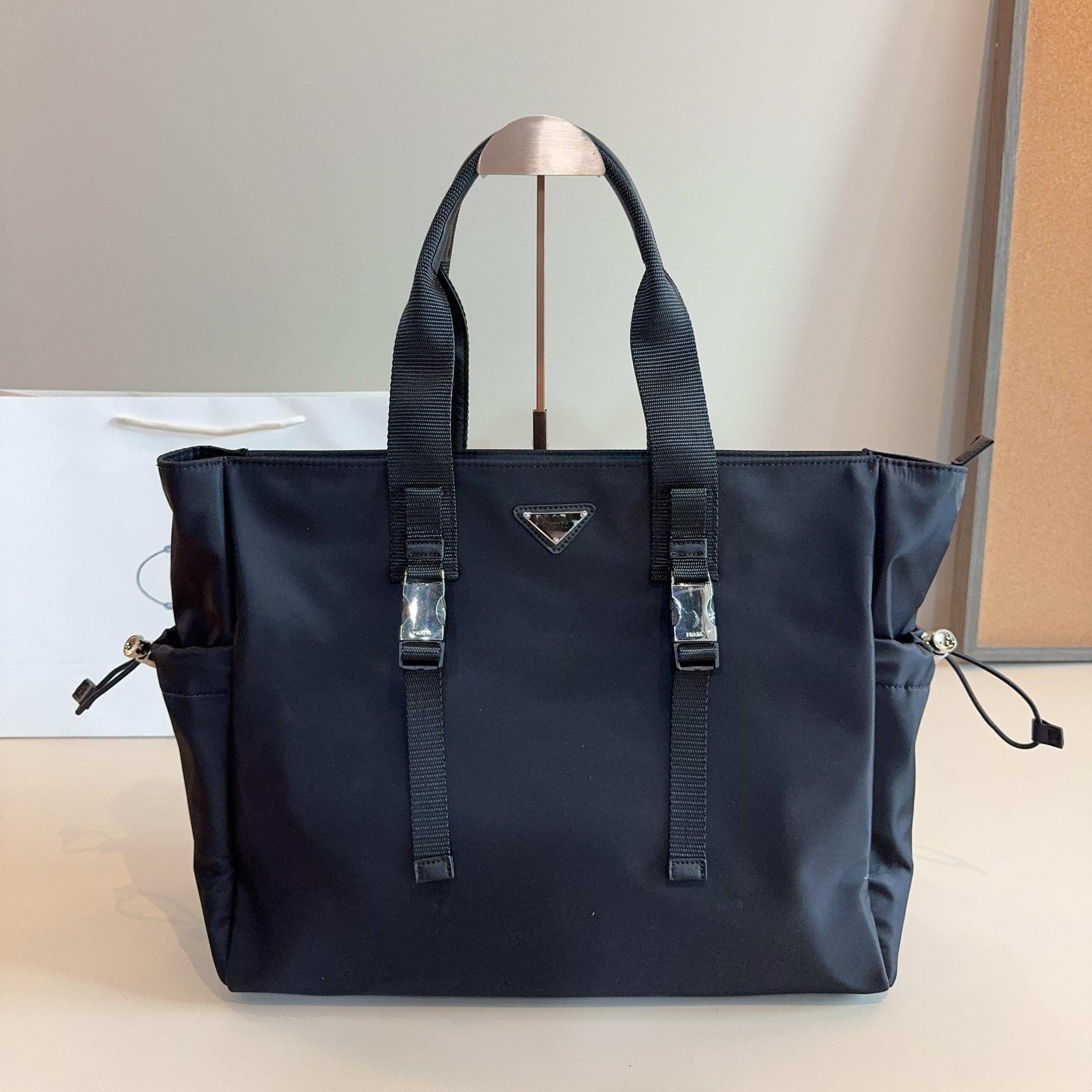 Black Nylon Tote Bag Large Capacity Women's Shoulder Handbag for Work Travel and Shopping