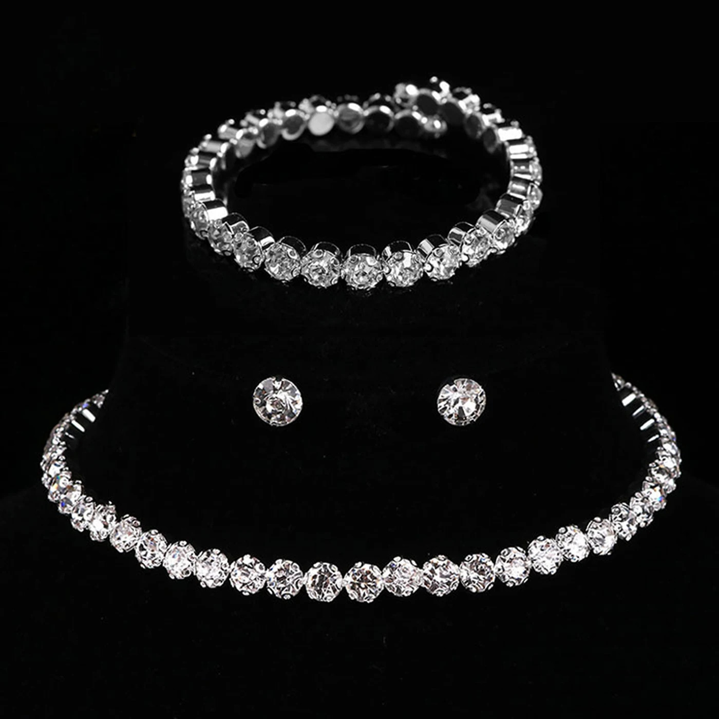 4 pieces of womens fashionable and minimalist necklaces with earrings bracelets jewelry sets banquet and party accessories 250715