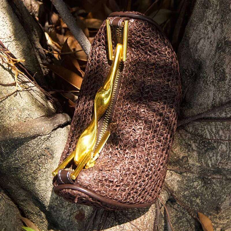New Leisure Vacation Beach Women's Fashion Grass Woven Versatile Dumpling Metal Handbag Shoulder Crossbody Bag
