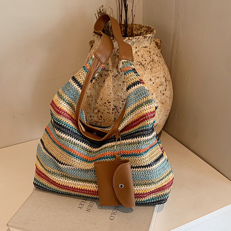 2025 Summer new women's shoulder crossbody bag large capacity hand woven fashionable commuting handbag vacation beach bag women's new design