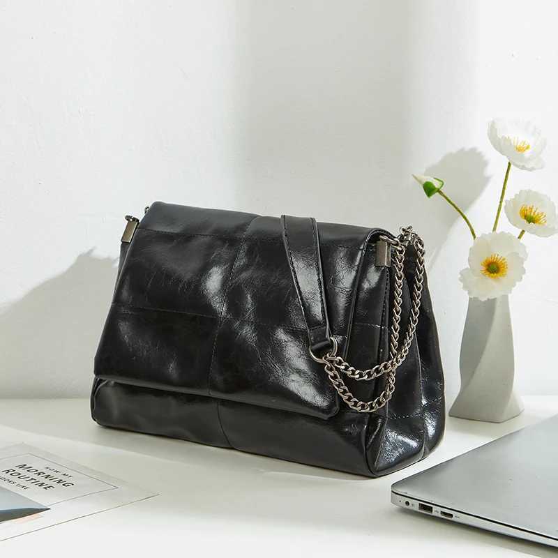 100% Fi Metal Chain Shoulder Crossbody Bag Simple Classic PU Sewing Bag Solid Color Flip Messenger Bag Classic Business Y250718