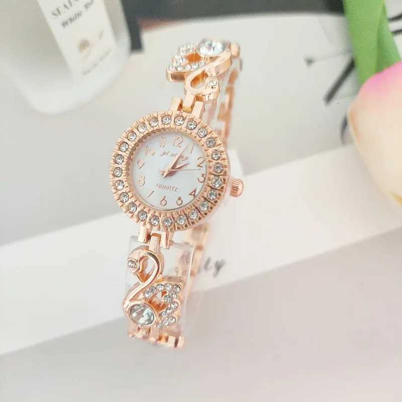 Hot Sale Graceful and Fashionable Diamond Swan Womens Watch Full Diamond Digital Female Student Gold Watch W250718