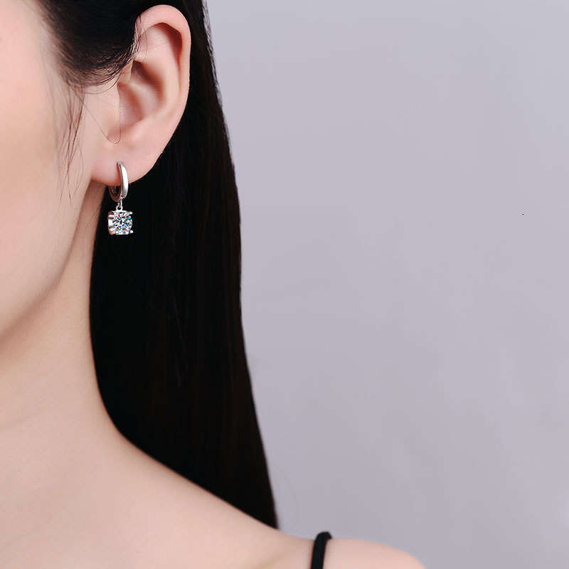 S Pure Sier Stud Simple Versatile Bull Head Ear Buckle Moissanite Earrings 123