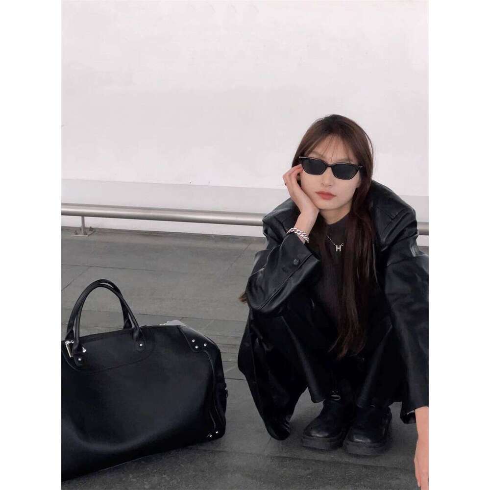 Soft Leather Punk Style Rivet Travel For Women New Luggage Carry On Large Capacity Handheld Sports Fitness Bag