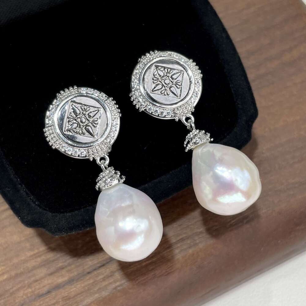 New Natural Freshwater Pearl Light Small Bar Heart Mother-of-Pearl Leaf Earrings High-End Niche S Sier Needle