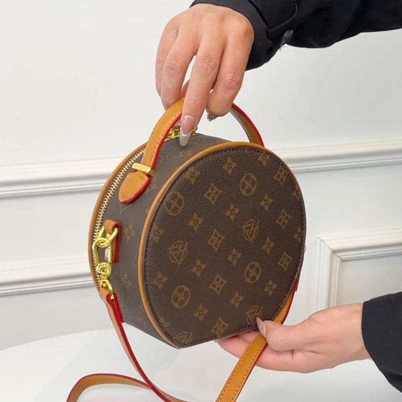 2025 High-grade Women's PU Shoulder Crossbody Light Luxury Multifunctional Zipper Closure Niche Crossbody Bag