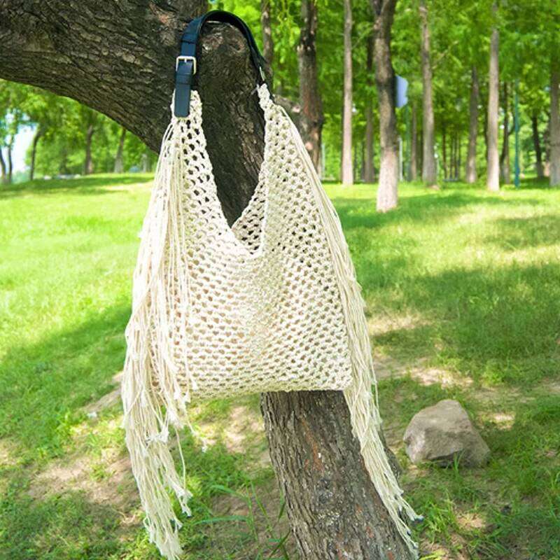 2025 New Tassel Fashion Hand Woven Beach Commuter Women's Shoulder Versatile Large Capacity Tote Bag