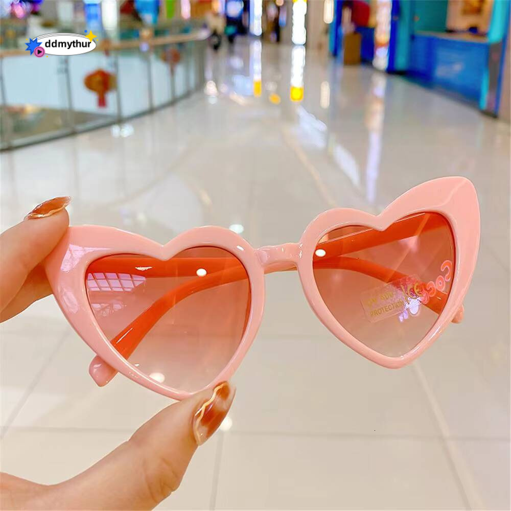 Heart Kids Sunglasses Children Retro Cute Cartoon Love Cat Eye Sun Glasses Girls Boys Baby Outdoor Shades UV400 Eyewear 2025 ddmythur Z260305