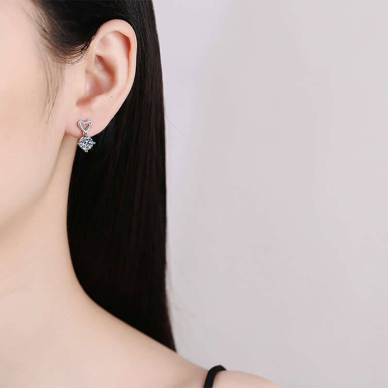 Korean Style S Pure Sier Classic Heart 1 Carat D Color Moissanite Earrings 0e8