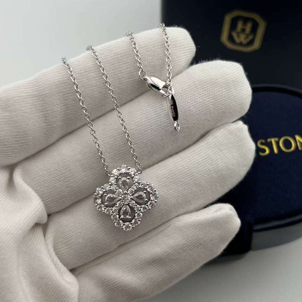 HW Four-leaf Clover Necklace for Women High Version V Water Drop Full Dia Pendant Fashionable Gorgeous Sparkling Flower-shaped Collarbone Chain Simple
