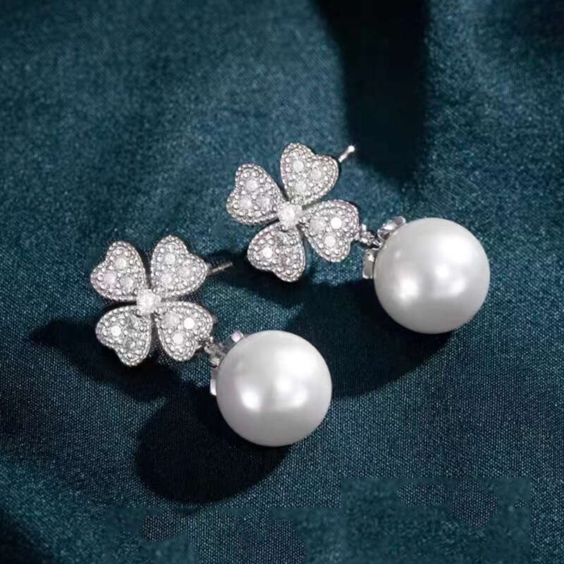 Four-leaf Clover Pearl Sier Needle Stud for Women Spring Summer 2023 New Trendy High-end Light Elegant Earrings
