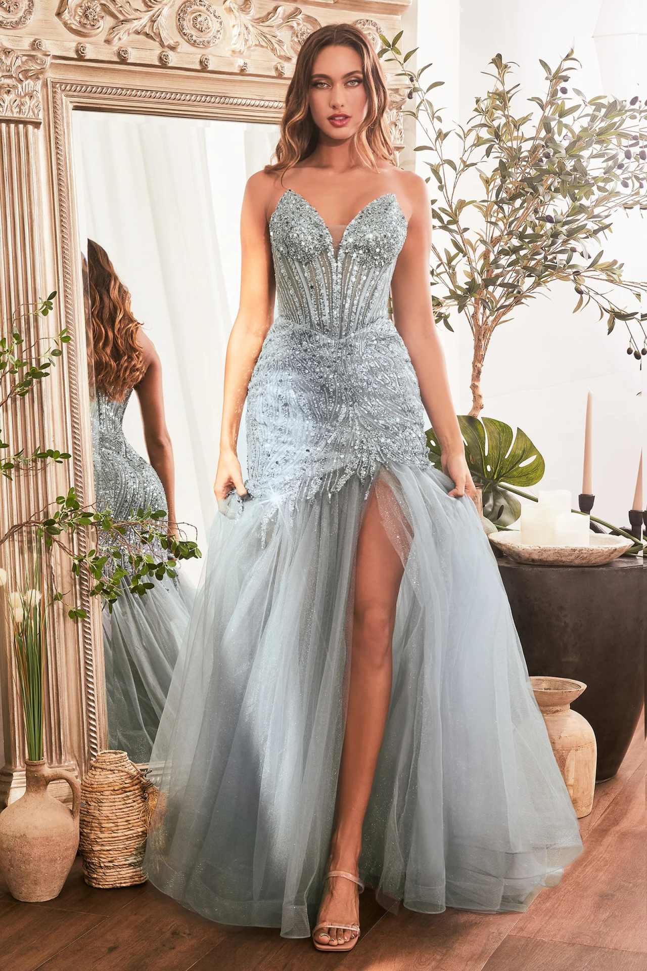 Exquisite A Line Evening Dresses Luxury Sequins Strapless Backless Prom Gowns Special Occasion Party Banquet Customized
