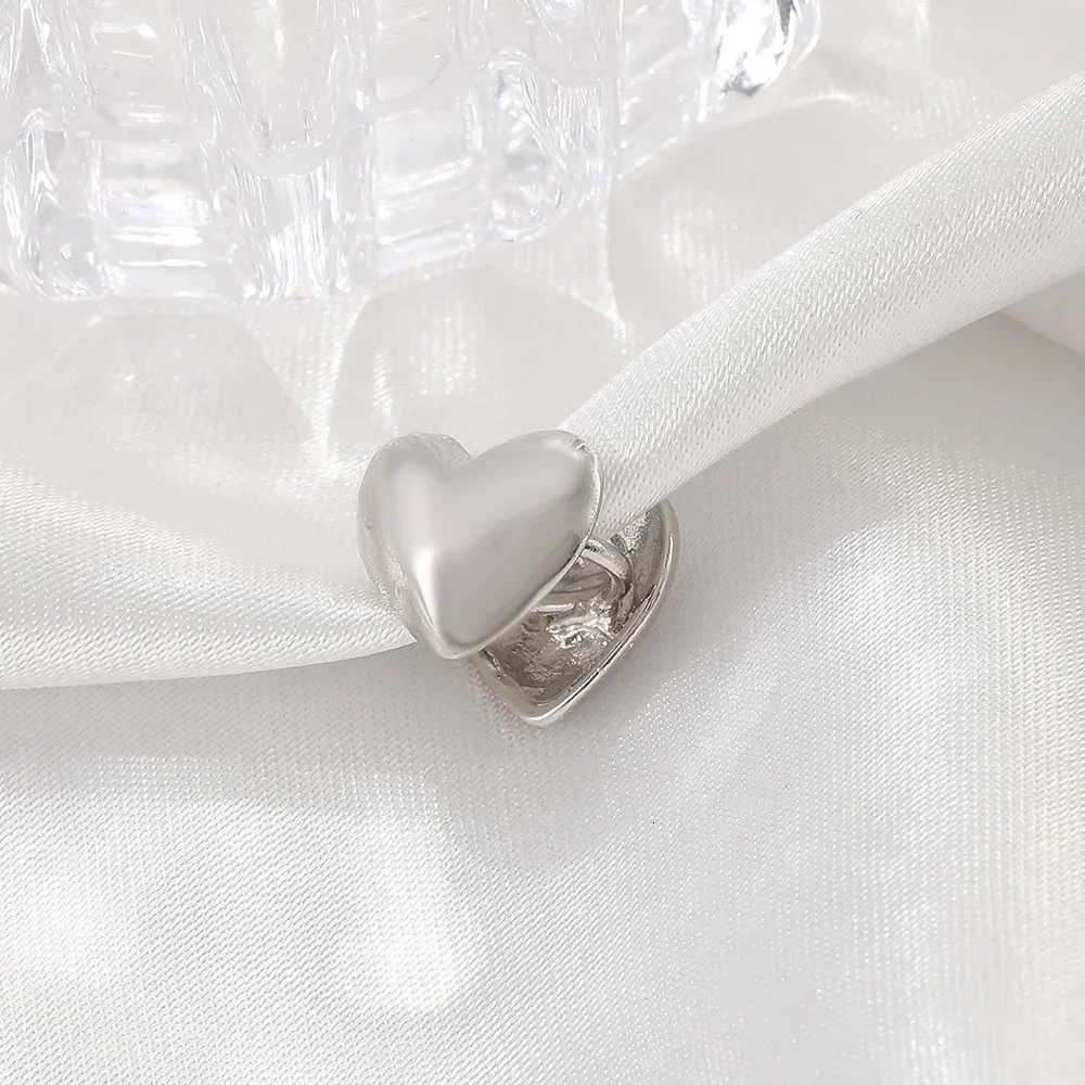 1PC Vintage Simple No Piercing Fake Heart Clip Earrings for Women Fashion Jewelry Silver Color Ear Cuff 2024 New Party Gifts XJ250718