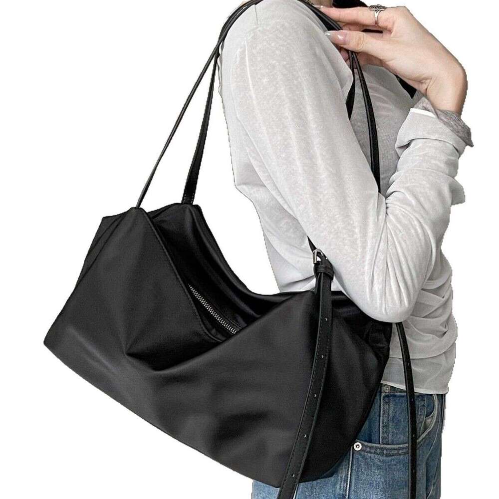 Crossbody bag large capacity denim bag retro ins women's armpit bag trendy large capacity tote bag 2025