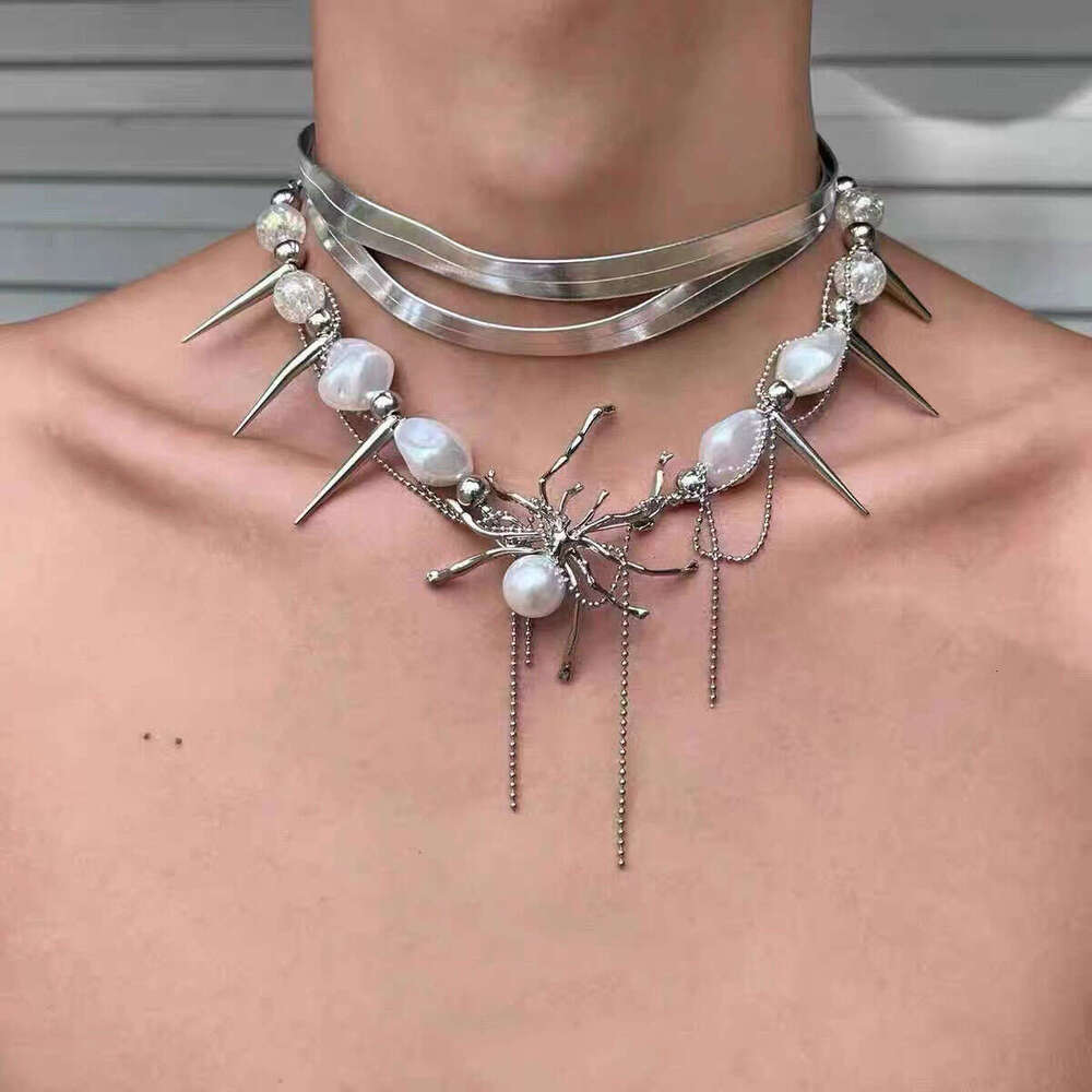 2024 Heavy Beaded Star Necklace Titanium Steel Subculture Hot Girl Sweet Cool Landmine Punk Gothic Niche