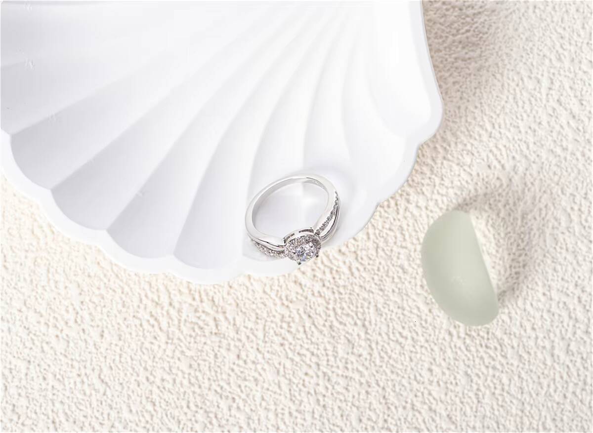 Moissanite Diamond Ring Round Zirconia Engagement Sterling Platinum Plated Rings for Women and Lady