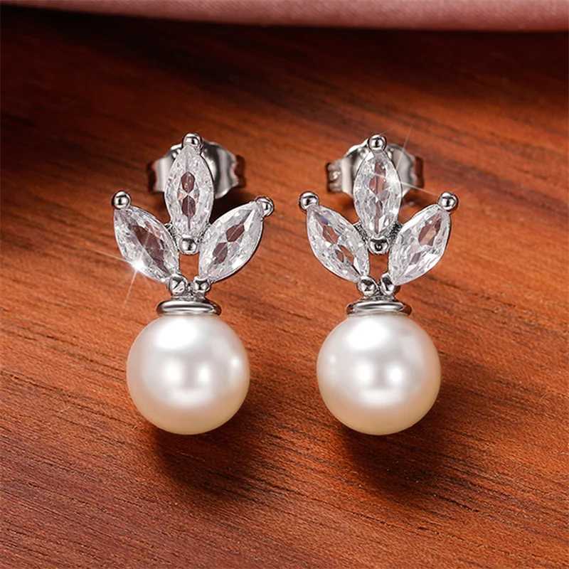 80s Hot Trend Simulated Pearl Stud Earrings for Women Modern 2022 Design Fashion Versatile Ladys Earrings Drop Ship Jewelry XJ250718
