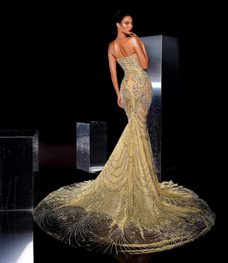 Exquisite Mermaid Evening Dresses Crystal Beading Strapless Backless Prom Gowns Special Occasion Party Banquet Customized
