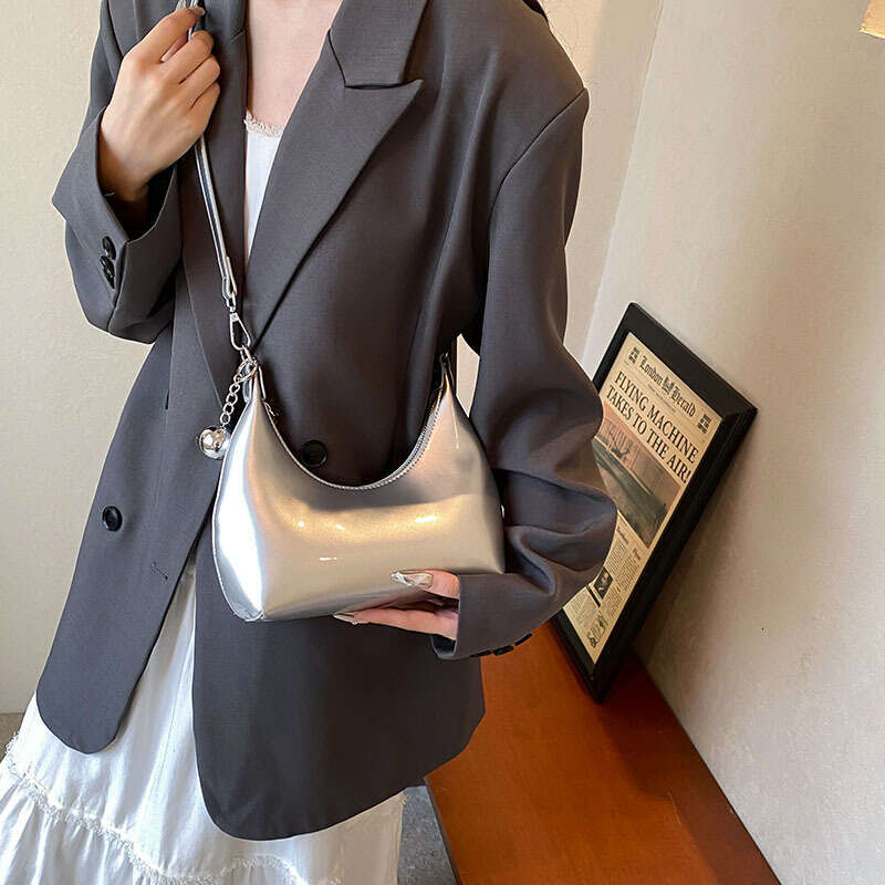 High-Value for Women, Niche Design, New Simple Versatile Underarm Bag, Stylish Light Luxury Single Shoulder Crossbody Bag