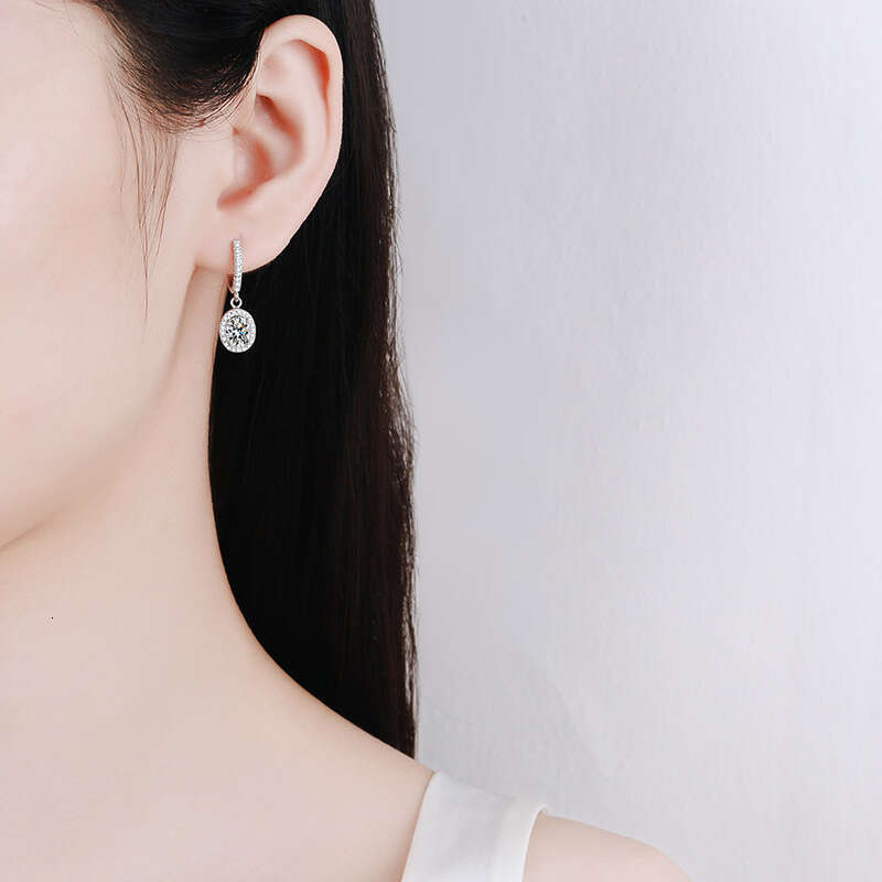 One Carat for Women, Sterling Sier Classic Egg-Shaped Plated Moissanite Earrings 2fd