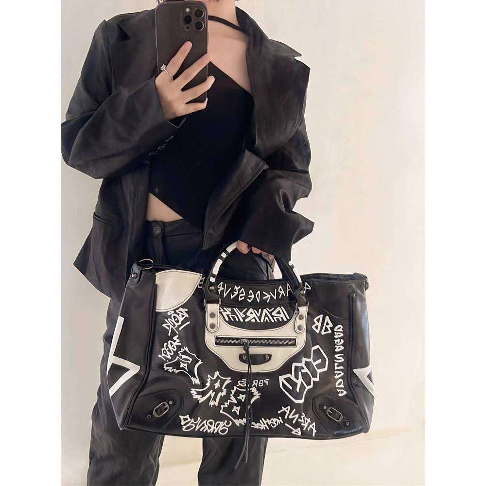 Graffiti Motorcycle For Women New Punk Rivet Travel Gym Commuter Tote Trendy Street Style Hot Girl Bag