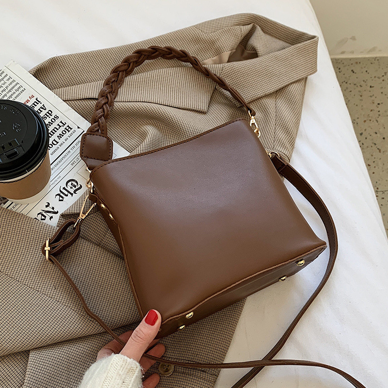 2025 Summer New Women's Single Shoulder Crossbody Bag Fashion New Style Retro Style Cross Shoulder Underarm Handbag New Designer Bag