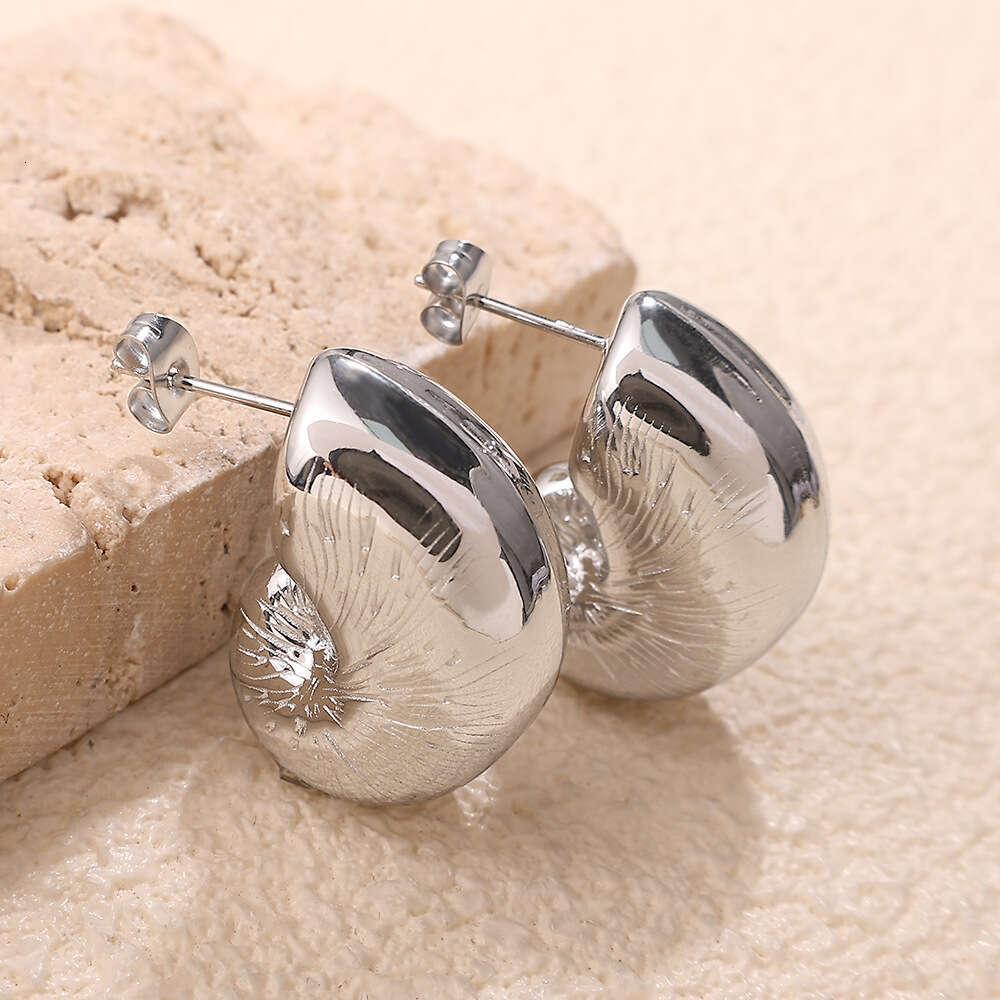 2025 Stainless Steel Gold-Plated Ear Clips Snail Shell Shape Earrings Niche