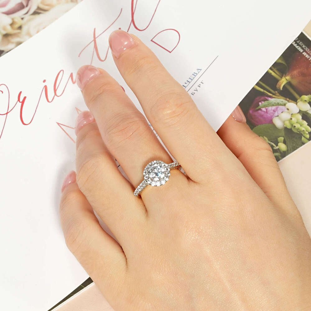 Imitation Moissanite Light High-end Luxury Full Diamond Wedding Proposal Engagement Zircon Ring Female