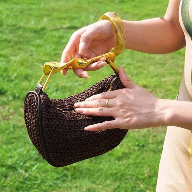New Leisure Vacation Beach Women's Fashion Grass Woven Versatile Dumpling Metal Handbag Shoulder Crossbody Bag