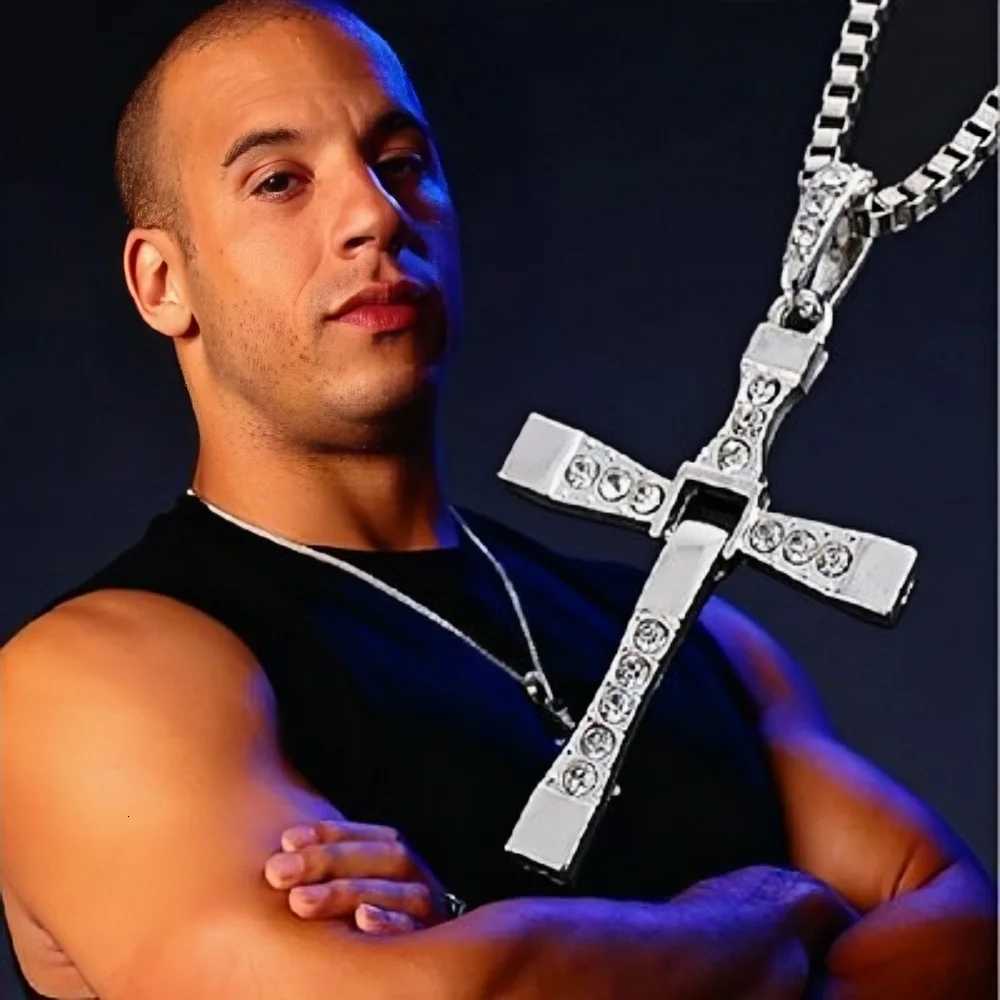 ic Rhinestone Silver Color Pendant Men Crystal Jesus Cross Necklace Activity Ma Gift Jewelry Wholesale Dropship W250718