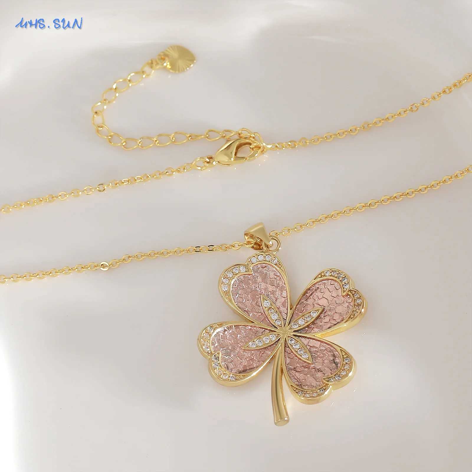 MHS.SUN Exquisite Lucky Four-af Pendant Necklace for Wen New Rantic Floral Plant Clavic Chain Jewelry Gift W250718