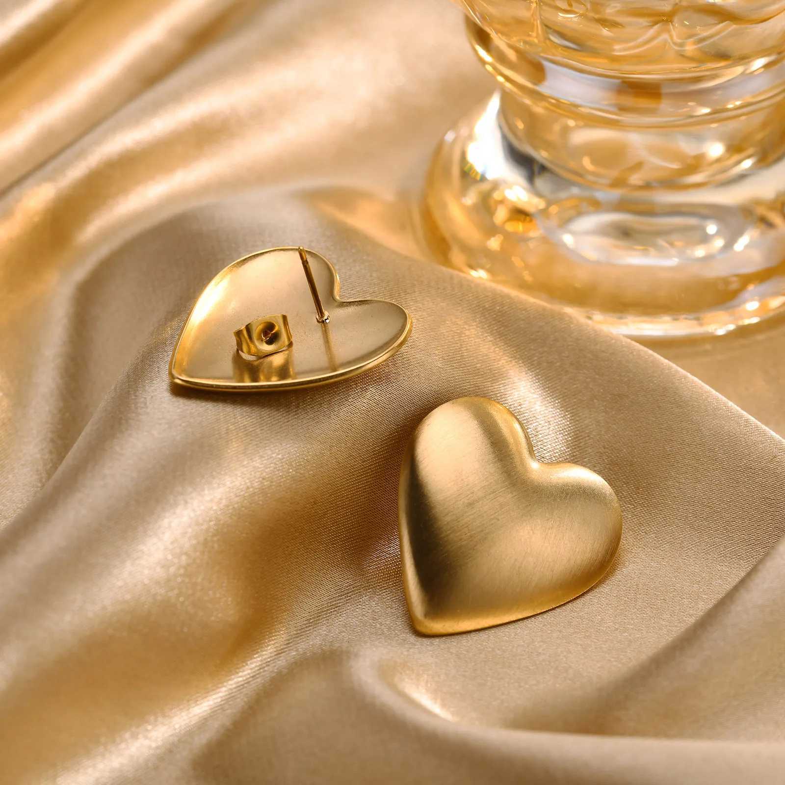 1 Pair Large Women Heart Stud Earrings Stainless Steel Gold Color Ear Gifts for Her Minimalist Dainty Chic Oversize Jewelry XJ250718