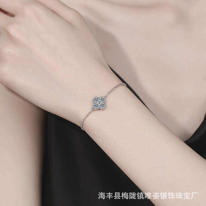 Sterling Sier Moissanite Four-leaf Clover Ins Style Niche Light Minimalist Bracelet for Women 09e