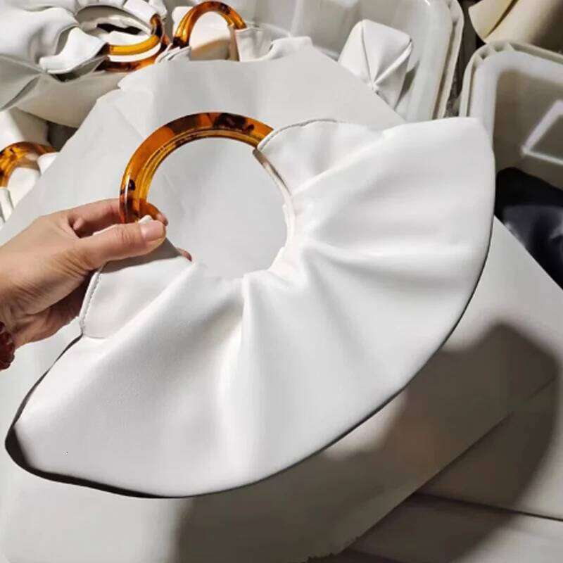 2025 New Design Women Handbag Fashion Folding Cloud Acrylic Circular Handle Dumpling Bag